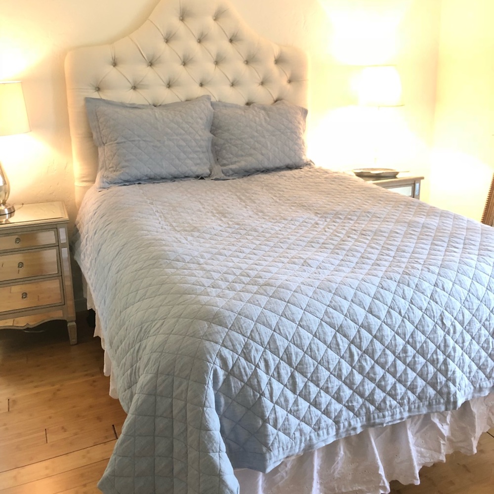 Pottery Barn Flax Linen Diamond Quilt / Shams